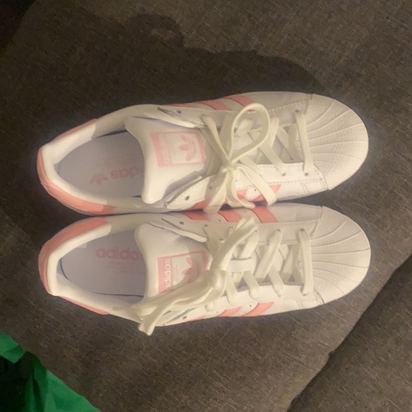 Brand New Adidas Super Star Sneakers in Pink/White size8 with Box - Picture 3 of 5